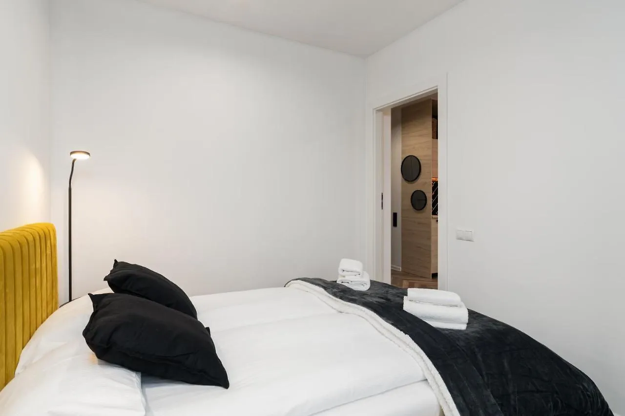 Loft Style Apartment Opienskiego Close To The Zurawiniec Nature Reserve By Noclegi Renters Poznan 0*,  Polonya